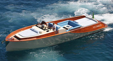 WB 40 Classic, mix di classico e moderno in 13 metri. E’ una barca in legno e carbonio che vola a 40 nodi