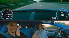 In viaggio con papà a 417 all'ora in autostrada Vola la Bugatti Chiron di Radim Passer e figlio Video