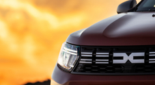 Dacia, con la nuova identità visuale Duster cambia marcia. Grafica minimalista e attenzione all’essenziale ma con stile