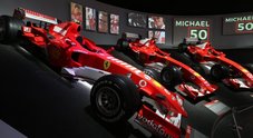 Schumacher, tifosi da tutto il mondo a Maranello per l’apertura della mostra “Michael 50”