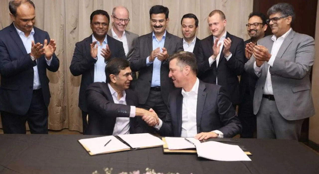 Thomas Schmall per VW e Rajesh Jejurikar per Mahindra siglano la partnership