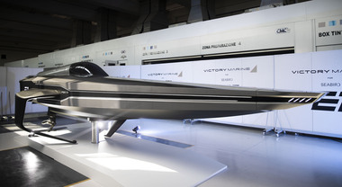 Ecco il RaceBird per il Mondiale delle barche elettriche: 7 metri in carbonio, adotterà un Mercury a emissioni zero