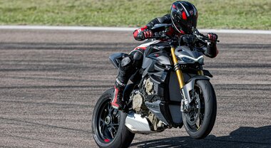 Ducati Streetfighter 2023, la “Fight Formula” gioca al rialzo. Presentate le nuove Streetfighter V4, V4 S e V4 SP2