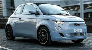 Fiat in testa a mercato elettriche in Italia. Nuova 500e la più venduta, bene anche le compatte elettriche di Peugeot