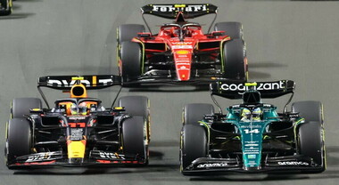 Ferrari, Arabia amara: quarta forza a Jeddah, solo 6° e 7° Sainz e Leclerc. Red Bull inarrivabile