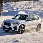 BMW iX5 Hydrogen: prestazioni brillanti a emissioni zero, pieno in 4 minuti e autonomia per 500 km